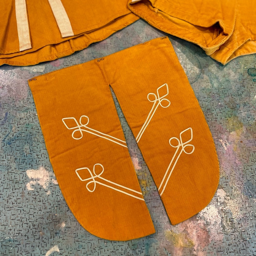 4 Piece 1970s Dance Uniform - Picture 12 of 16